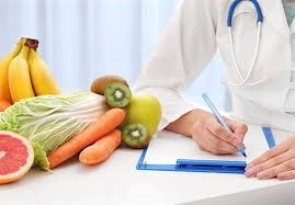 حضور کارشناس تغذیه در مرکز بهداشت